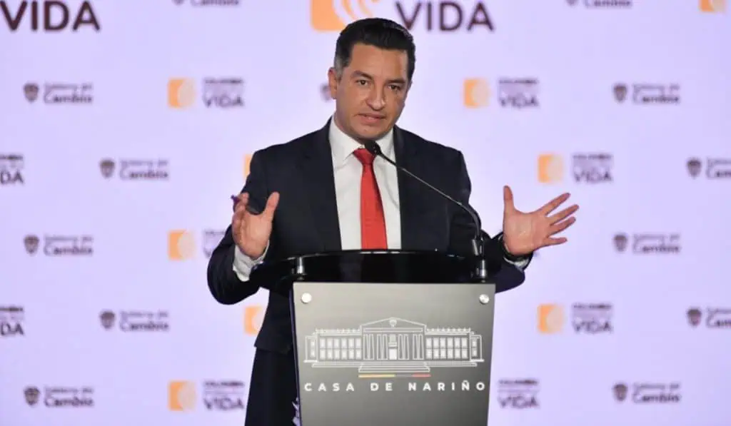 553 candidatos en riesgo de inhabilitación a solo dos semanas de las elecciones en Colombia El secretario de Transparencia, Andrés Idárraga