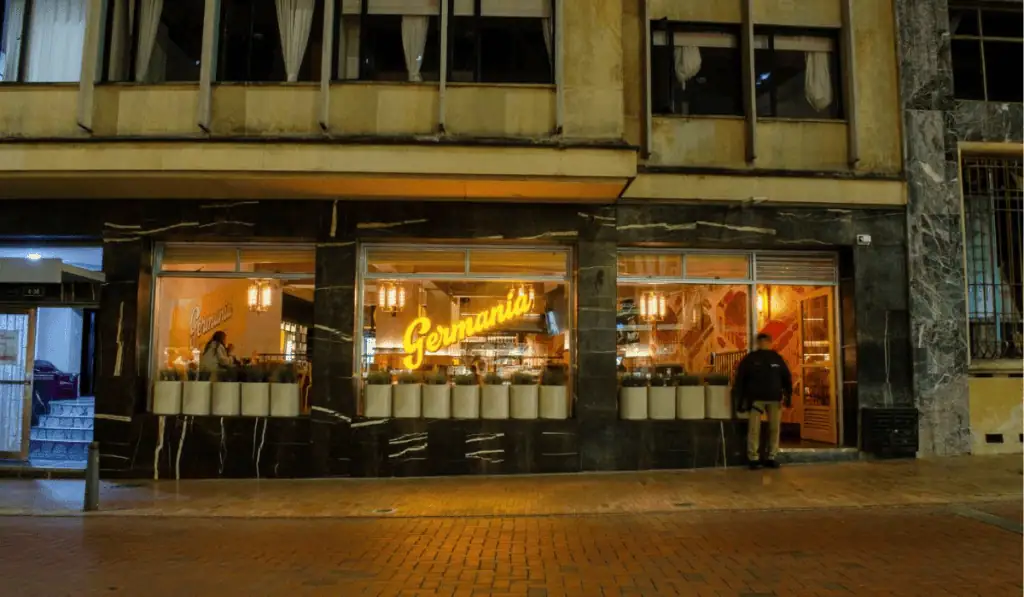 Vuelve a operar en Bogotá el bar de cerveza alemana Germania, tras 120 años Vuelve a operar en Bogotá el bar Germania.