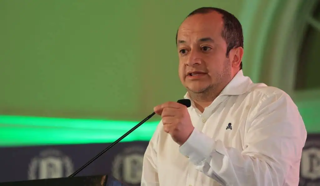 ¿Cuáles son los planes del Ministerio de Transporte después de los acuerdos con el sector camionero? Carlos Enríquez viceministro Transporte