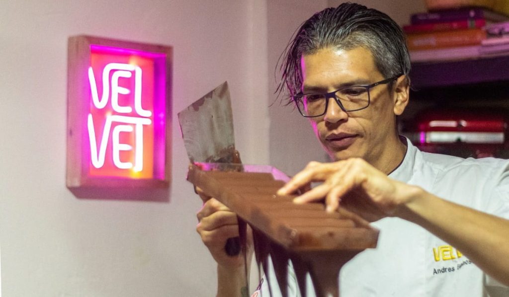 Andrés Espinosa, maestro chocolatero