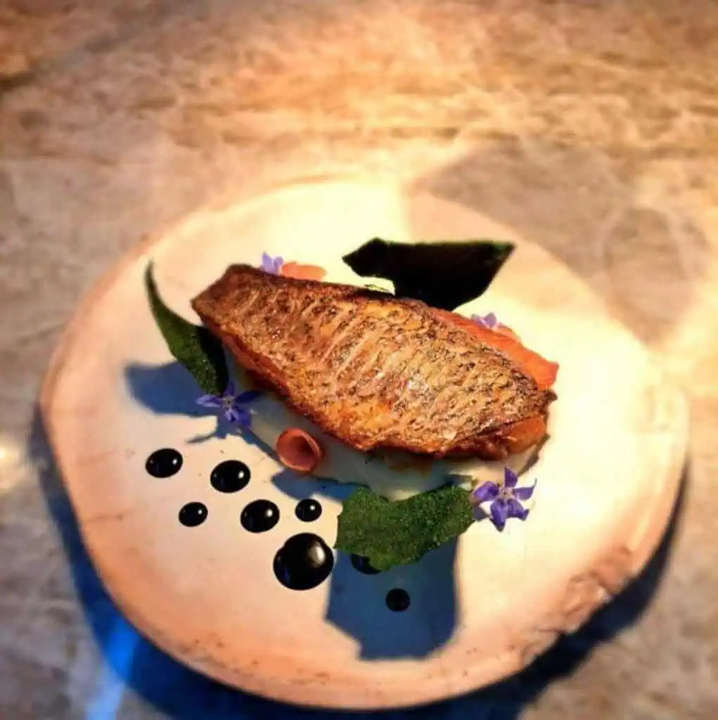 ¿Destinaría $821.000 para visitar un restaurante de Jorge Rausch en Bogotá? Filete de pargo de Criterion.