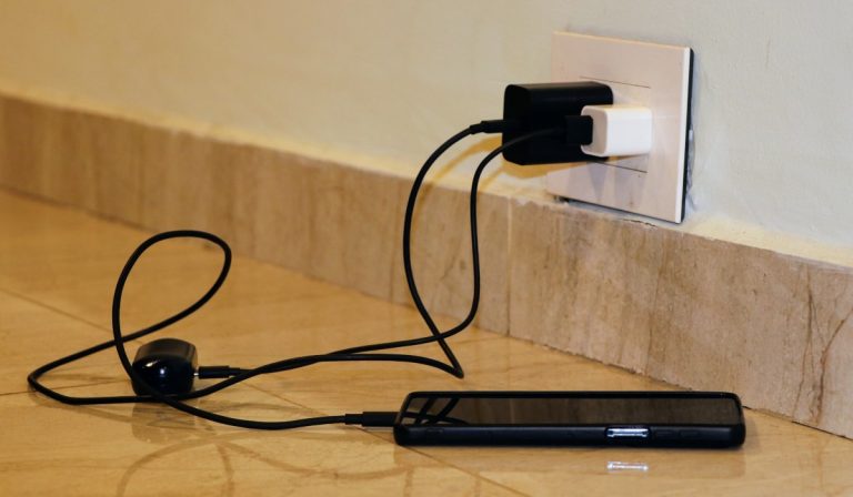 A marzo de 2025, la demanda de energía en Colombia disminuyó 0,11 %