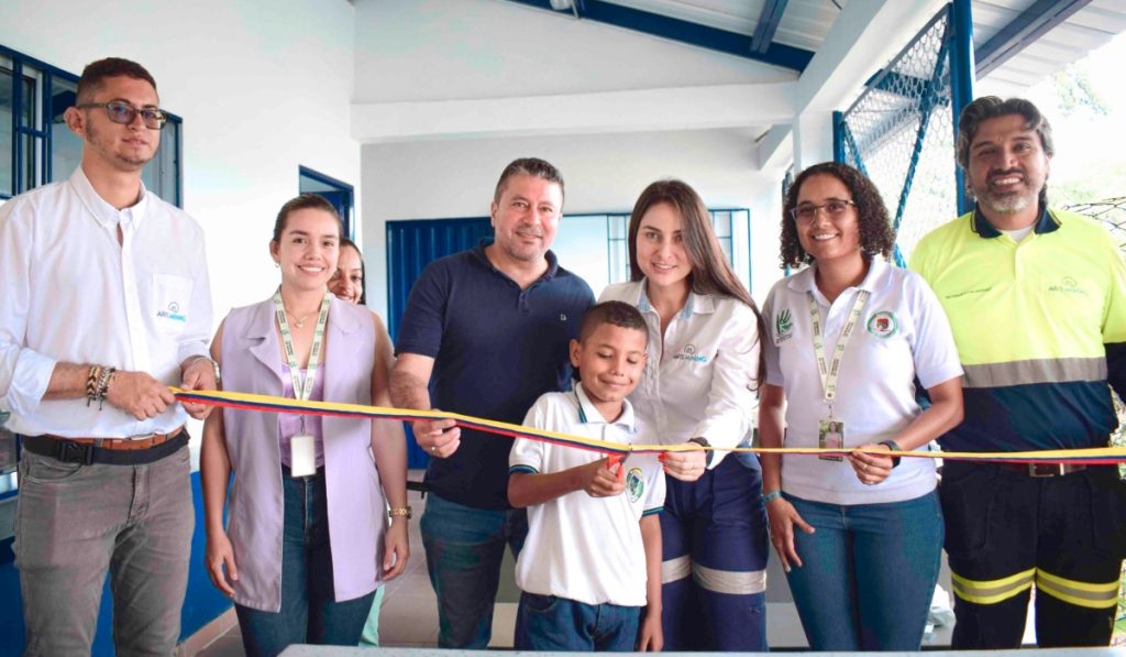 Entrega oficial de adecuaciones para instituciones de Antioquia