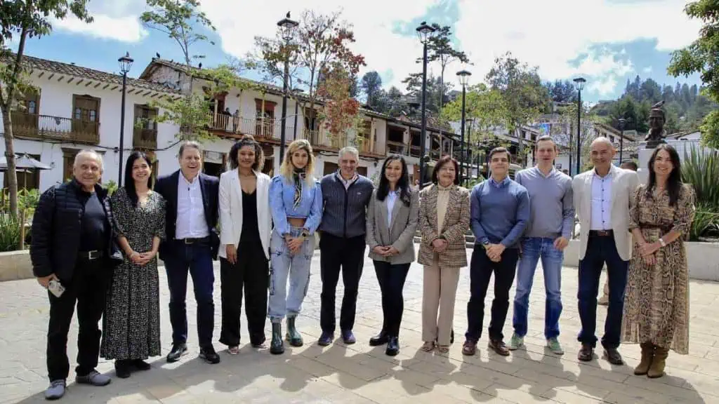 Este es el equipo de empalme de Andrés Julián Rendón para la Gobernación de Antioquia Integrantes del equipo de empalme de Andrés Julián Rendón