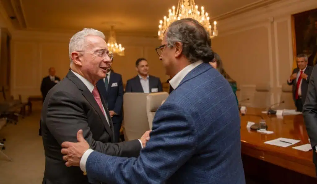 Petro defiende a la jueza del caso Uribe y llama a respetar la independencia judicial Expresidente Álvaro Uribe y presidente Gustavo Petro