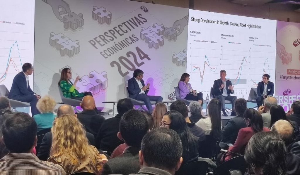 Foro Perspectivas Económicas 2024 Valora Analitik
