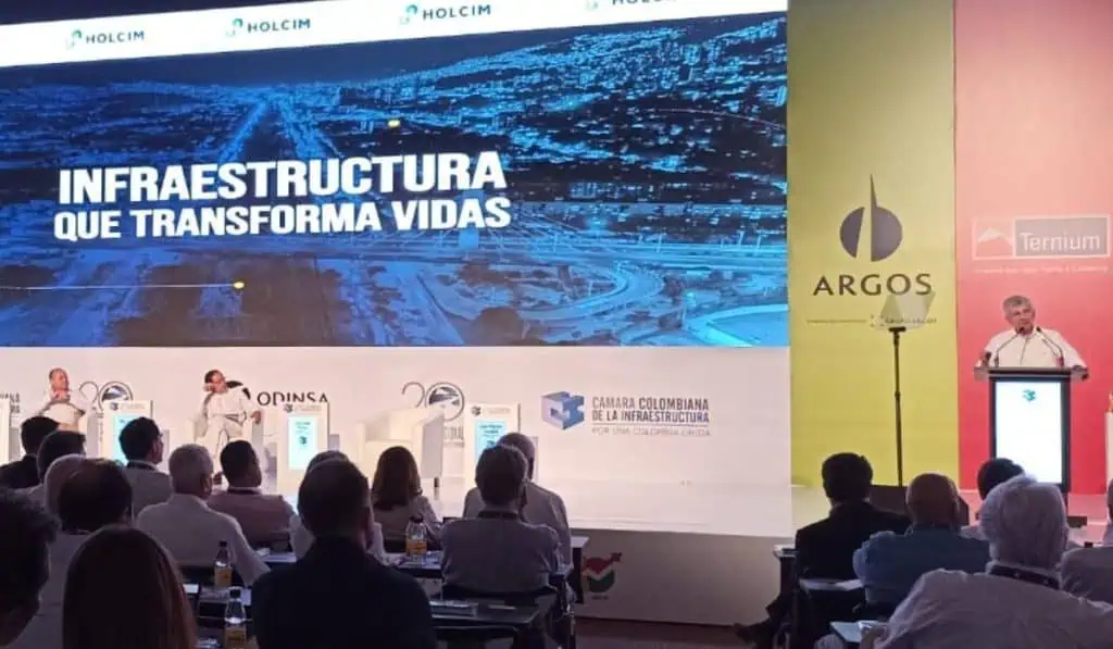 Petro alerta por “tormenta económica” en Colombia en 2024; anticipa que se congelarán altos salarios Juan Martín Caicedo de la CCI