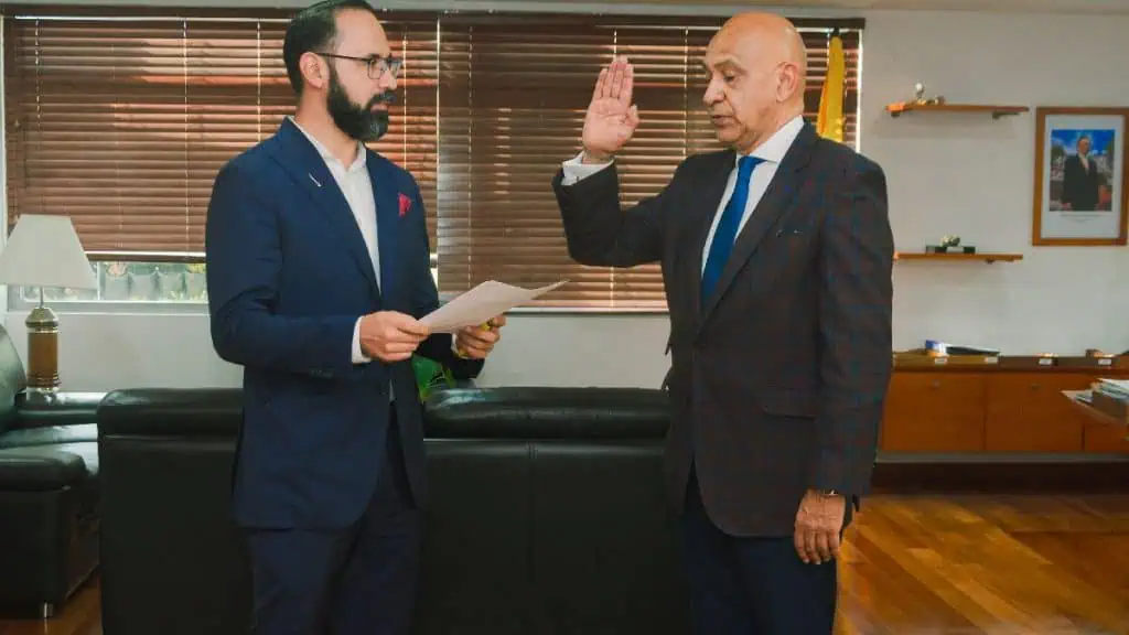 CREG confirma nombramiento de otros dos expertos comisionados (por encargo) Ómar Fredy Prías - CREG