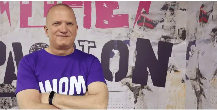WOM prevé alcanzar 5,7 millones de usuarios al cierre del 2023; se prepara para subasta 5G Ramiro Lafarga, CEO de WOM