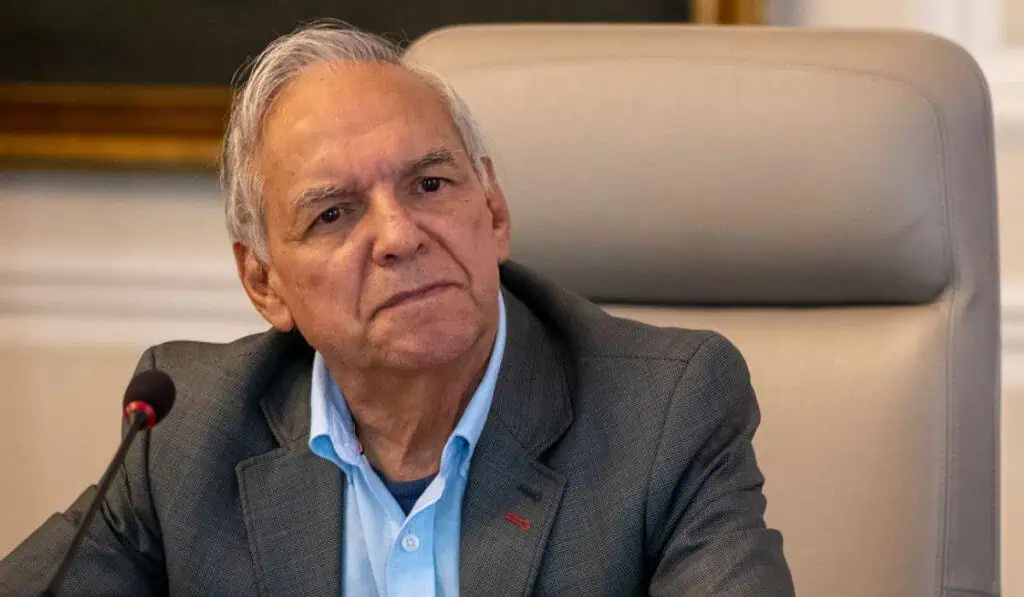 Reforma a la salud: gobierno Petro revela detalles del aval fiscal Ricardo Bonilla, ministro de Hacienda, en una reunión en la Casa de Nariño