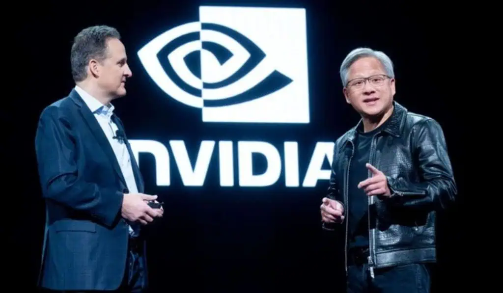 Grandes novedades de AWS en reInvent 2023: revolución en IA y alianzas con Nvidia y Anthropic Adam Selipsky y Huang