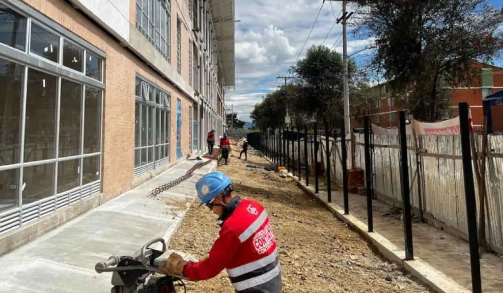 ¿Busca trabajo en Bogotá? Hay 120 vacantes en obra de un colegio Consiga trabajo en obra de colegio de Kennedy, en Bogotá.