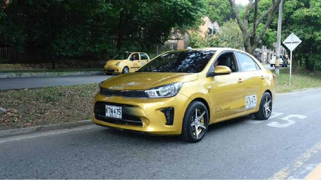 Para ir al aeropuerto de Medellín, taxi costará $110.000: estas son las nuevas tarifas tarifas taxi Medellín