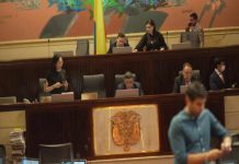 Continúa segundo debate de la reforma a la salud en Colombia.