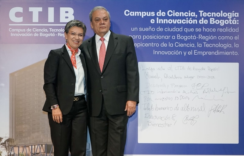 Claudia López, alcaldesa de Bogotá y presidente de la Cáma de Comercio de Bogotá