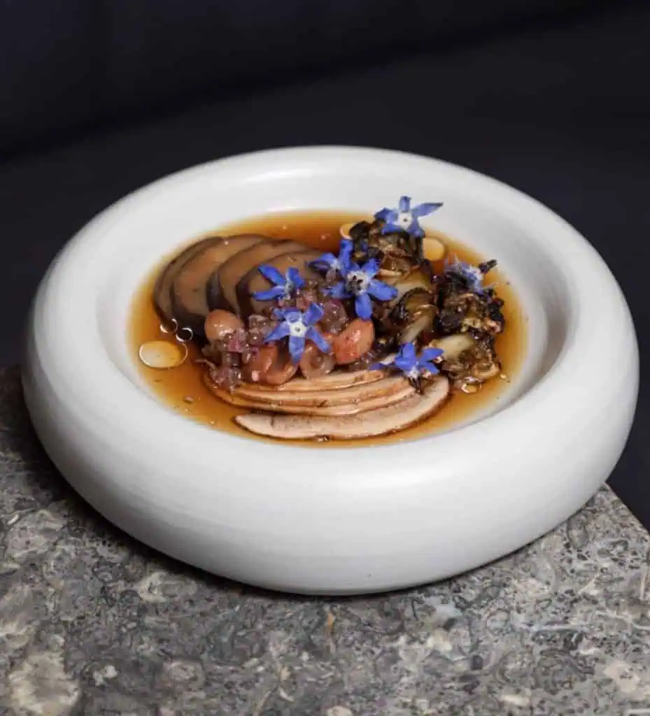 ¿Cuánto cuesta una cena en El Chato, el segundo mejor restaurante de Latinoamérica? Plato en El Chato.
