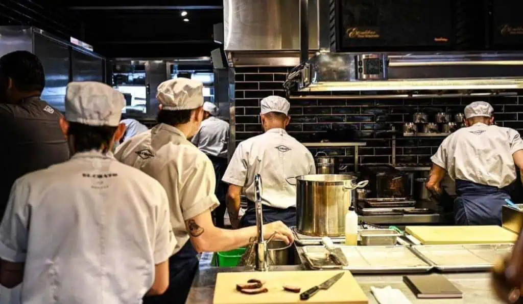 ¿Cómo operarán los restaurantes de Bogotá durante el racionamiento de agua por zonas? Inflación en Colombia