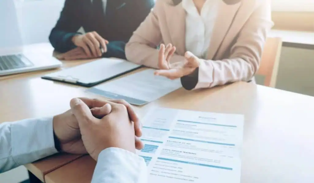 ¿Pueden las mujeres embarazadas ser despedidas por su condición en Colombia? Empleo