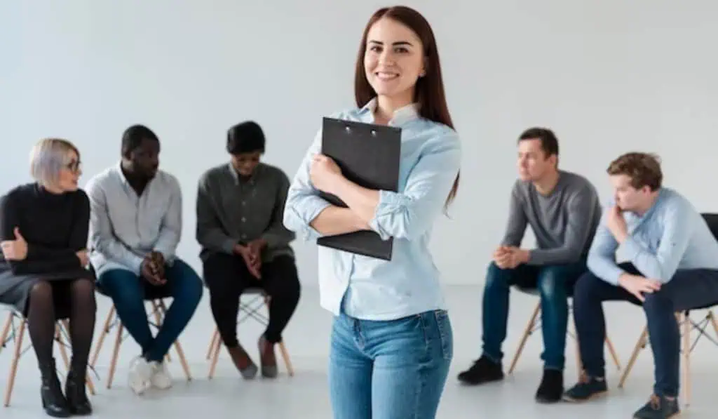CNSC anunció cerca de 23.000 nuevas vacantes para aplicar en 2024 Hay 15.000 vacantes en Megaferia de Empleo en Bogotá: Salarios pueden superar los $8 millones
