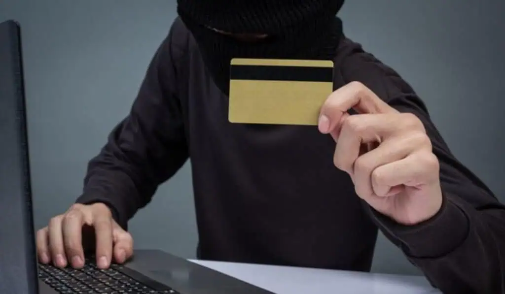 Bancos tendrán que responder por fraudes con tarjetas en estos casos: nuevo fallo protege a los usuarios Hurtos informáticos se disparan en Medellín: así podrían usar su identidad sin que lo note