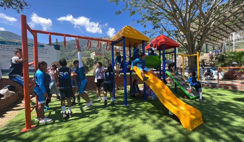 Inauguración parque infantil Marmato Caldas (1)