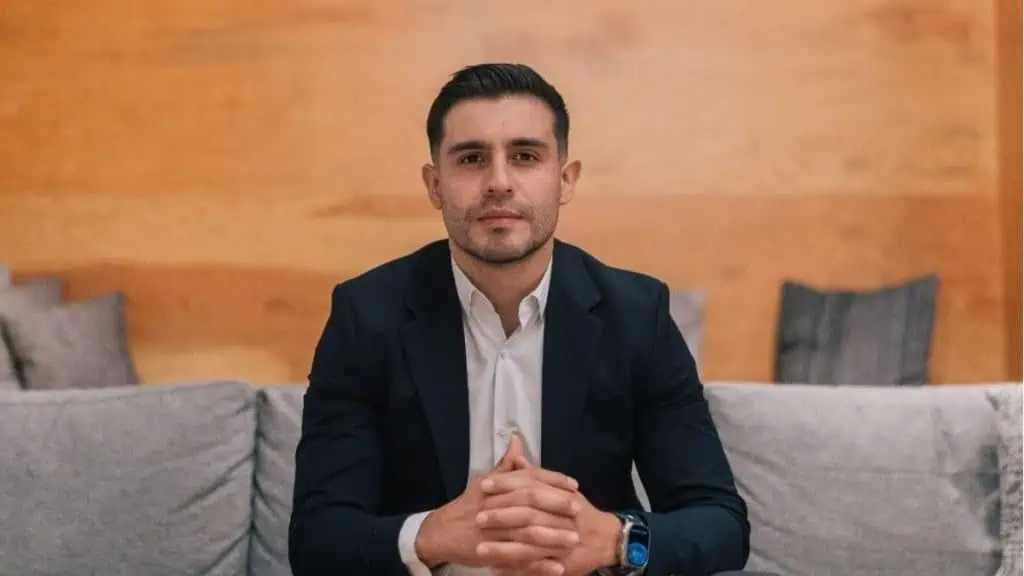 Colombiano logra generar más de un millón de citas médicas con inteligencia artificial Robert Parada Coco Tecnologías