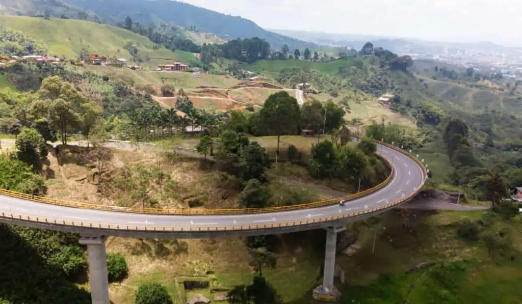 Así es la megavía que uniría a Bogotá - Cali y Cali - Eje Cafetero en doble calzada Autopistas del Café futura Conexión Centro