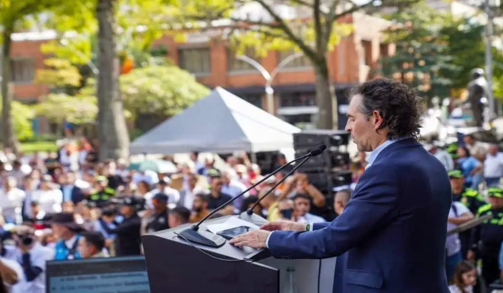 “No castigue a Medellín y Antioquia”: Federico Gutiérrez a Gustavo Petro en primer discurso como alcalde Federico Gutiérrez