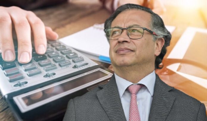 Gustavo Petro y cuentas