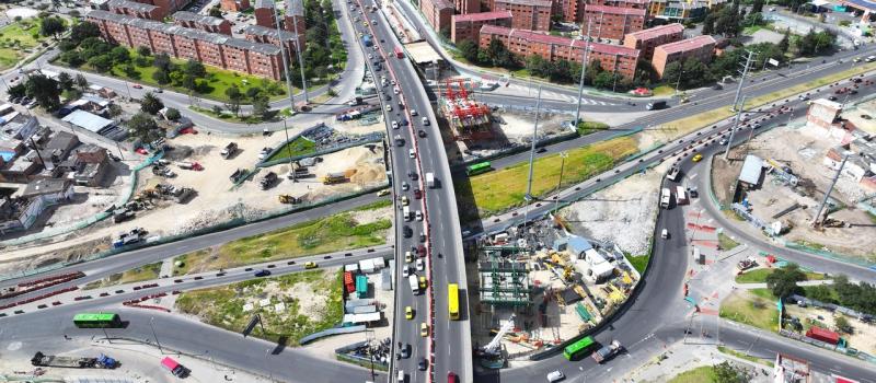 Inicia el traslado de la red de acueducto (perforación dirigida) ubicada en el andén oriental de la carrera 69 con av. Primero de Mayo
