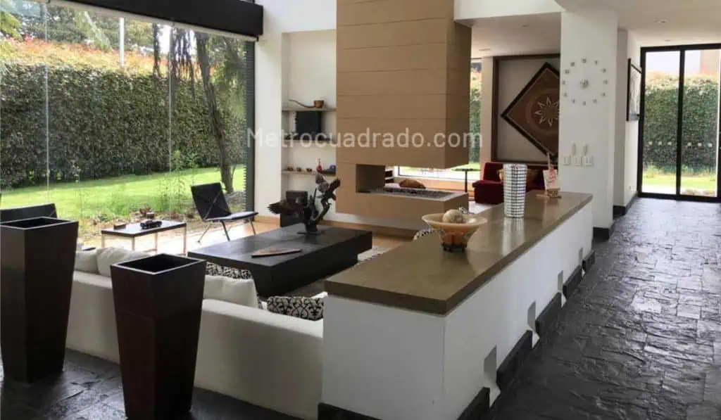 Con el sueldo de Egan Bernal se podría comprar una torre de apartamentos en Bogotá Casa en San Simón.