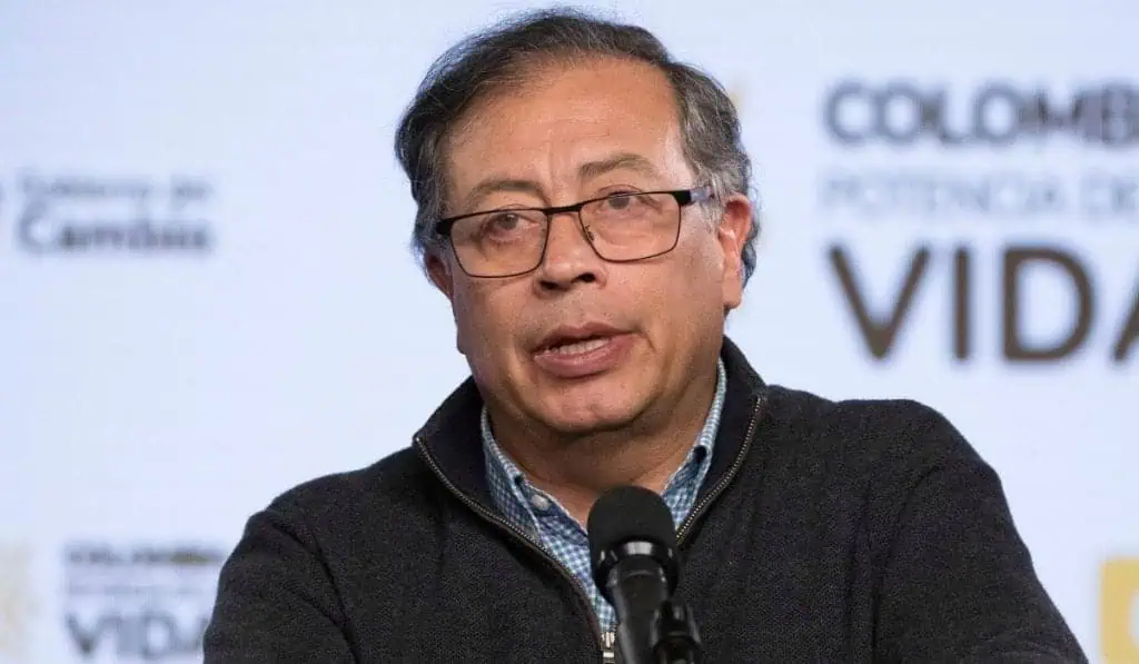 Tarifas de peajes en Colombia subirían más de lo esperado en 2024: estas son las razones Presidente Gustavo Petro
