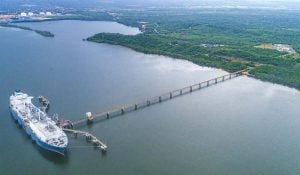 Culminó con éxito el mantenimiento de la regasificadora SPEC: este miércoles retoma operaciones