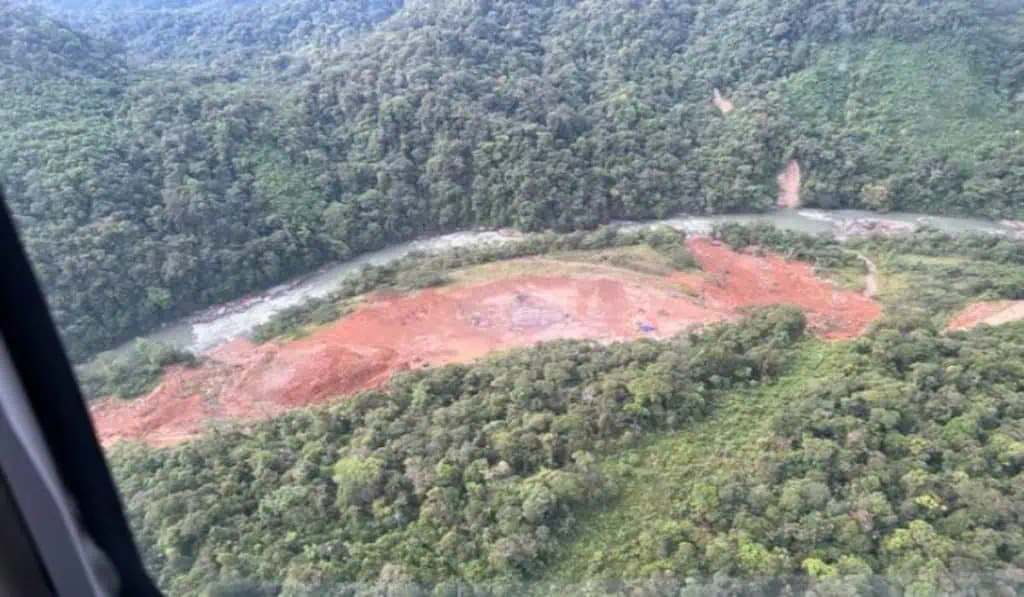 “Con la muerte no se especula”: presidente Petro ante aumento en el precio de tiquetes a zona de tragedia Deslizamiento deja cerca de 40 personas muertas.