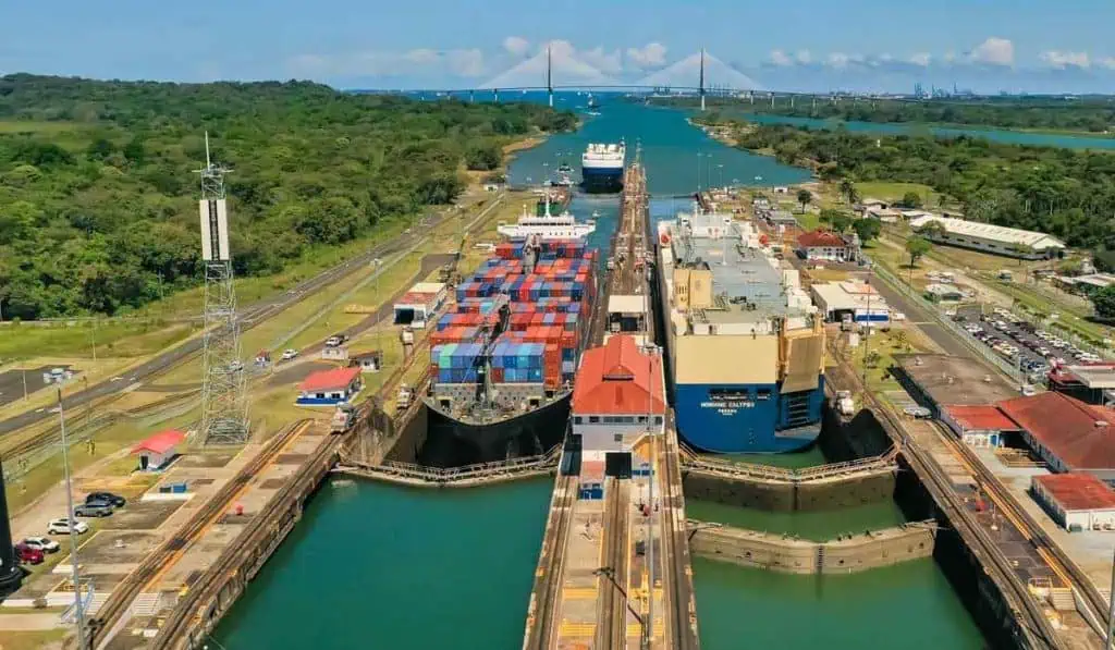 Así avanza el proyecto de Petro para construir un tren interoceánico en Colombia Canal de Panamá