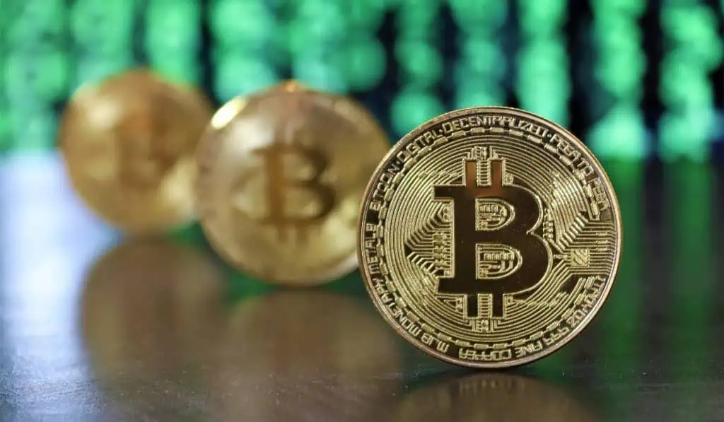 Primer ETF de bitcoin comenzó a cotizar en EE. UU.; sube 20 % bitcoin