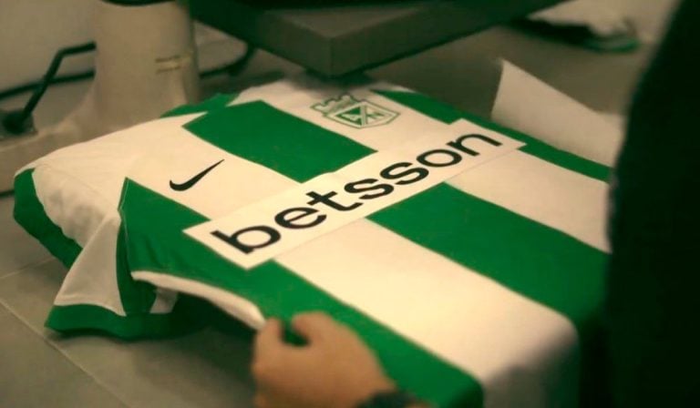 Atlético Nacional reemplaza a Postobón con Betsson como patrocinador principal.