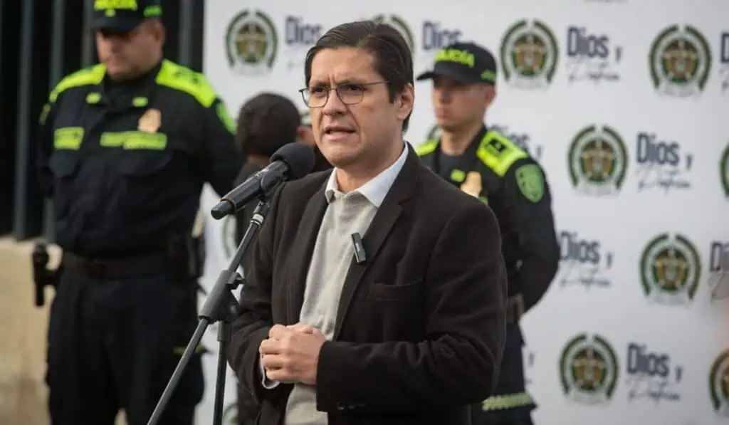 Alcaldía de Galán anuncia plan para enfrentar aumento de robos en restaurantes Secretario de Seguridad de Bogotá, Cesar Restrepo: