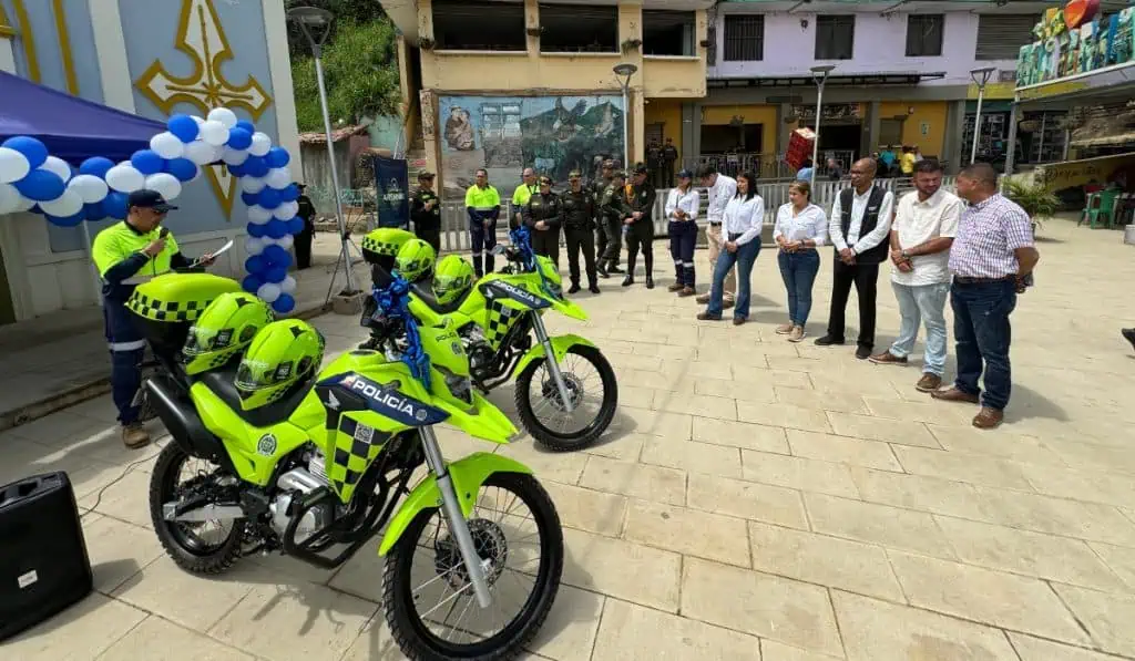 Aris Mining hace importante donación para la seguridad en Marmato, Caldas Evento de entrega motos a Policía de Marmato (1)