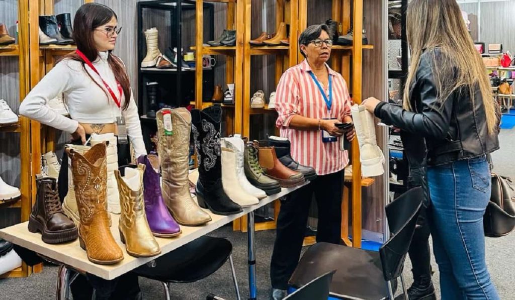 Feria de cuero y calzado en Colombia. Foto: Secretaría de Desarrollo de Bogotá. 
