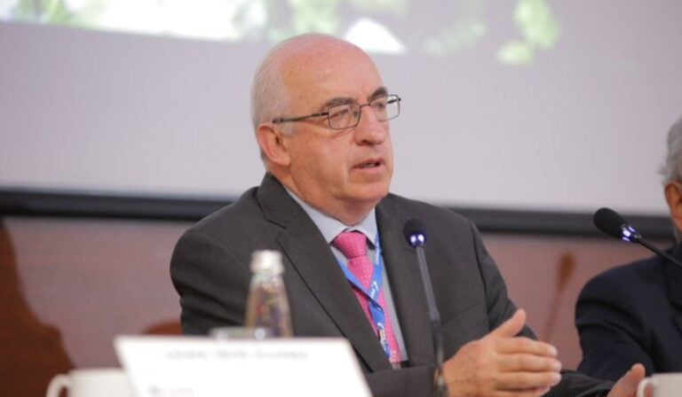 Leonardo Villar, gerente del Banco de la República, habló del salario mínimo en Colombia del 2025