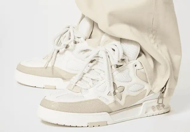 ¿Cuánto gasta Luis Díaz en conjunto de ropa y accesorios, y cuánto equivale a lo que gana? Los tenis Louis Vuitton que usa Luis Díaz,