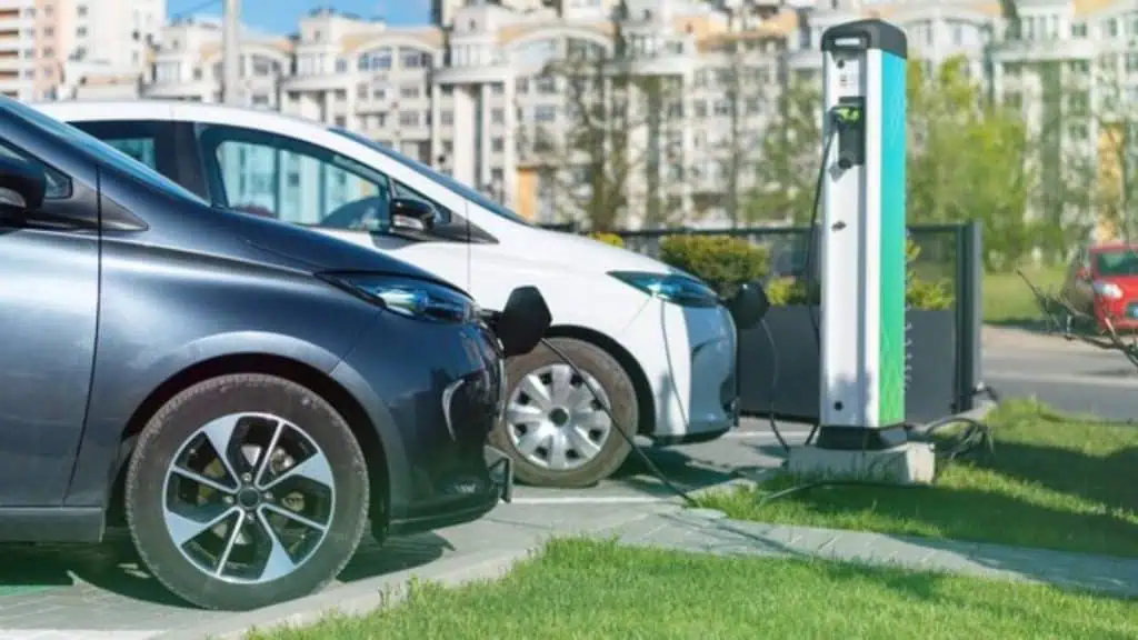 Gobierno Petro redefine IVA para carros híbridos en reforma tributaria Vehículo eléctrico o hibrido