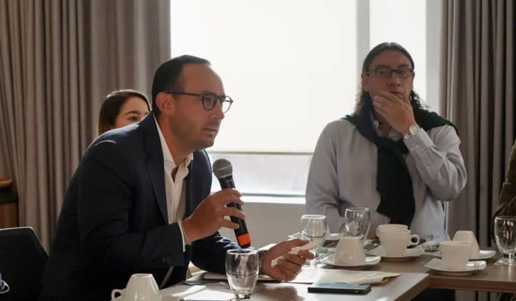 ACP proyecta que Colombia recibiría $9 billones por impuestos a combustibles en 2024 ACP estima caída de inversión en exploración y producción de hidrocarburos en Colombia