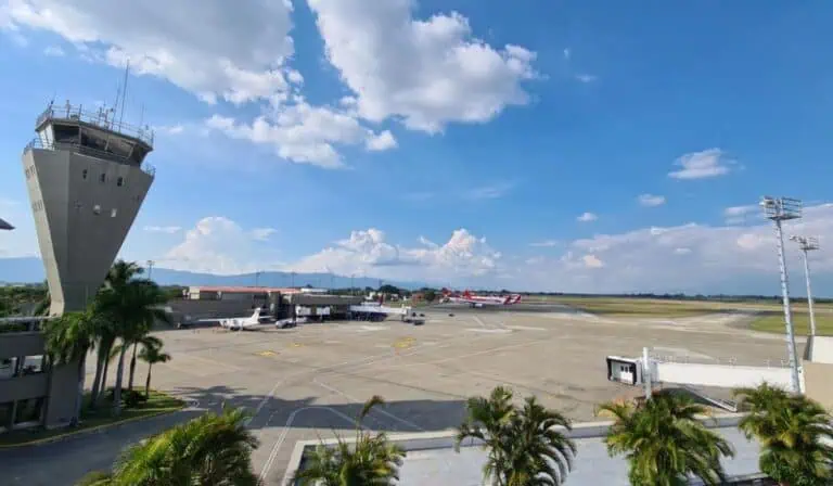 aeropuerto que sirve a Cali