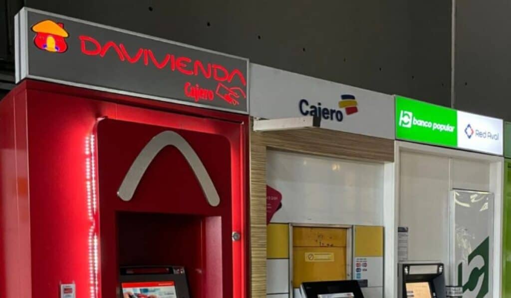Cajeros de bancos en Colombia