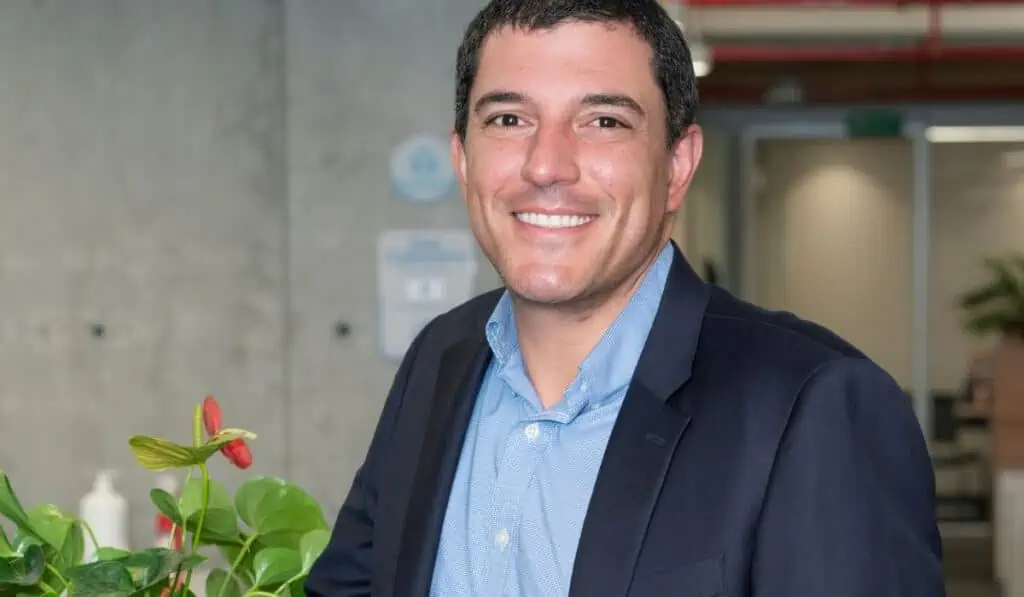Economía circular e higiene sostenible, una tendencia que crece en las empresas de Colombia Felipe Gómez, director de negocios de Familia Institucional, ahora Tork Colombia