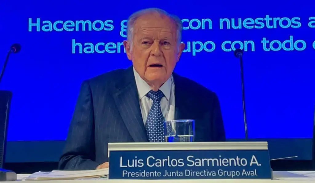 Sarmiento Angulo sobre la Paz Total: “tiene mucho más de sueño que de realidad” Luis Carlos Sarmiento Angulo en Asamblea de Grupo AvalLuis Carlos Sarmiento Angulo en Asamblea de Grupo Aval