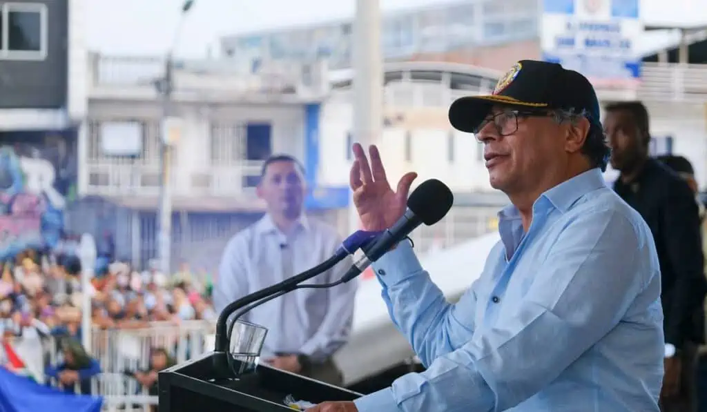 Petro lanza de nuevo discurso desafiante contra oposición y rompe relaciones con Israel Asamblea Constituyente Petro