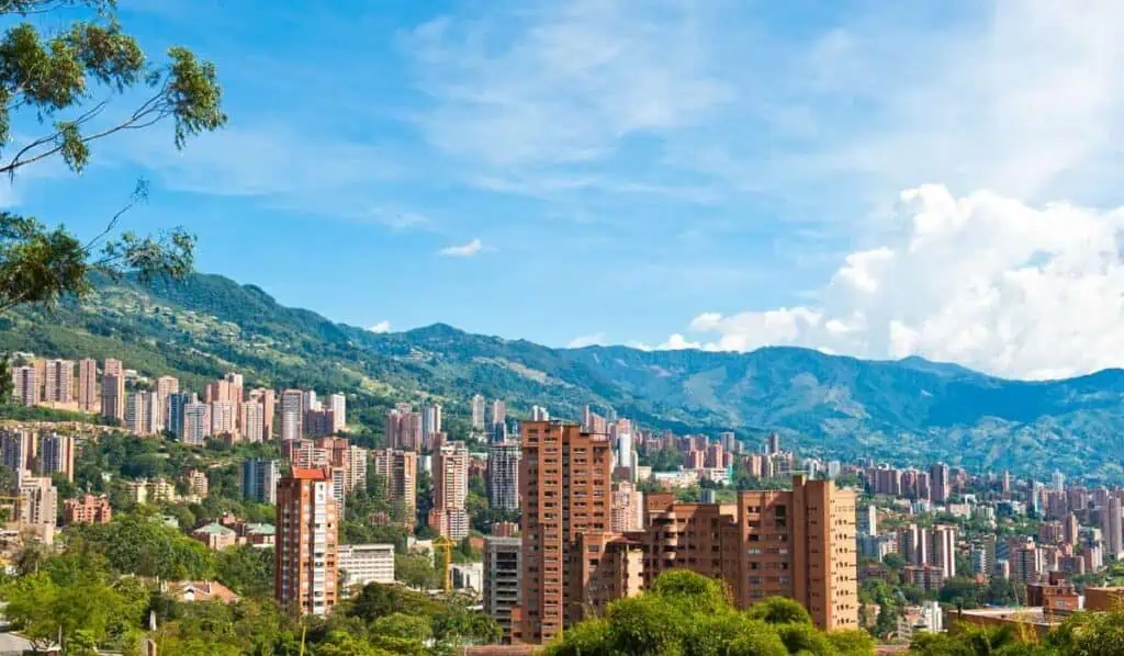 Economía de Bogotá creció 0,6% al cierre de 2023: ¿Qué salvó al PIB de la capital? Panorámica de Bogotá